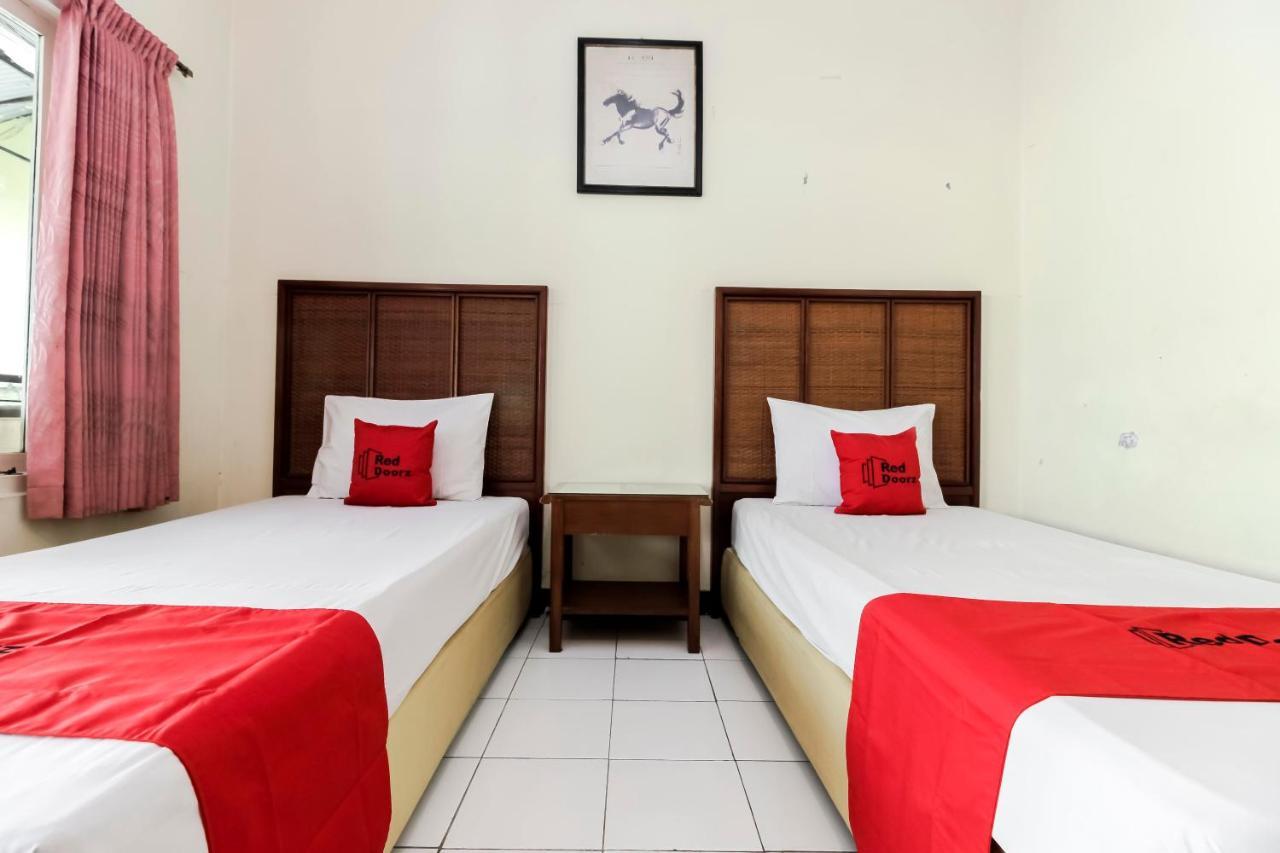 Reddoorz Plus Near Grage City Mall Cirebon Exterior photo