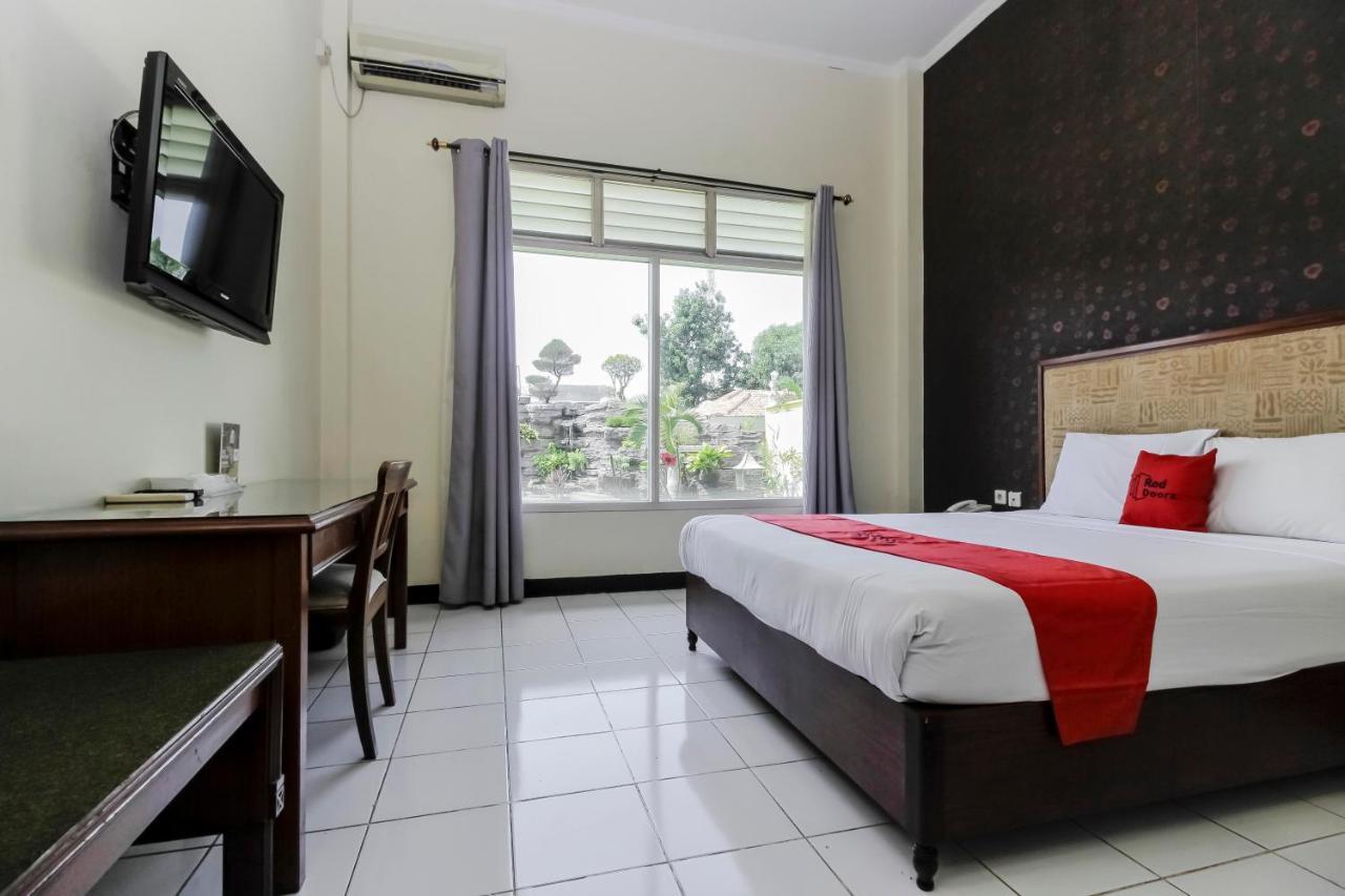 Reddoorz Plus Near Grage City Mall Cirebon Exterior photo