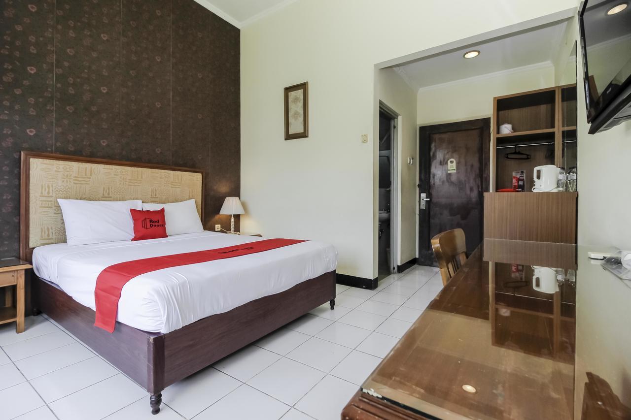 Reddoorz Plus Near Grage City Mall Cirebon Exterior photo